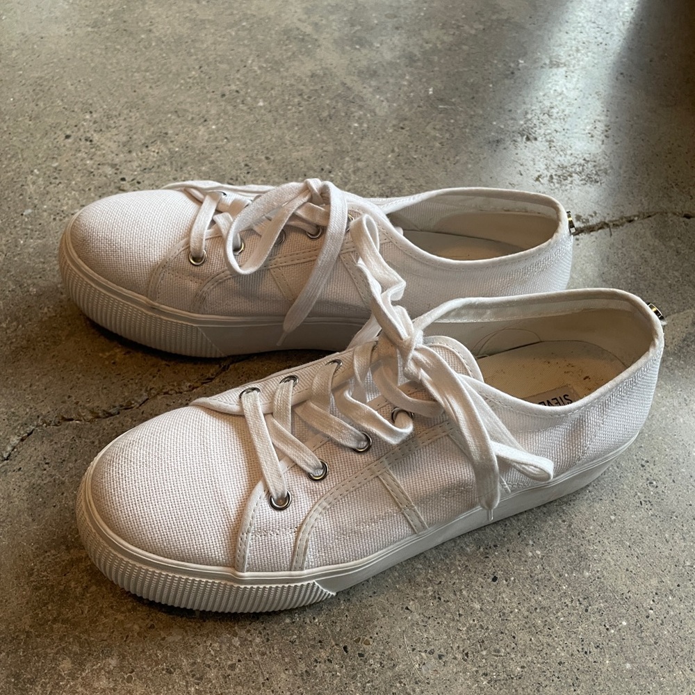 Steve Madden Women's 10 White Classic Court Sneaker Shoes